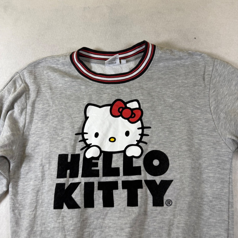 Sanrio Hello Kitty Ringer Sweatshirt Gray Graphic Pullover Medium Striped‎ Trim